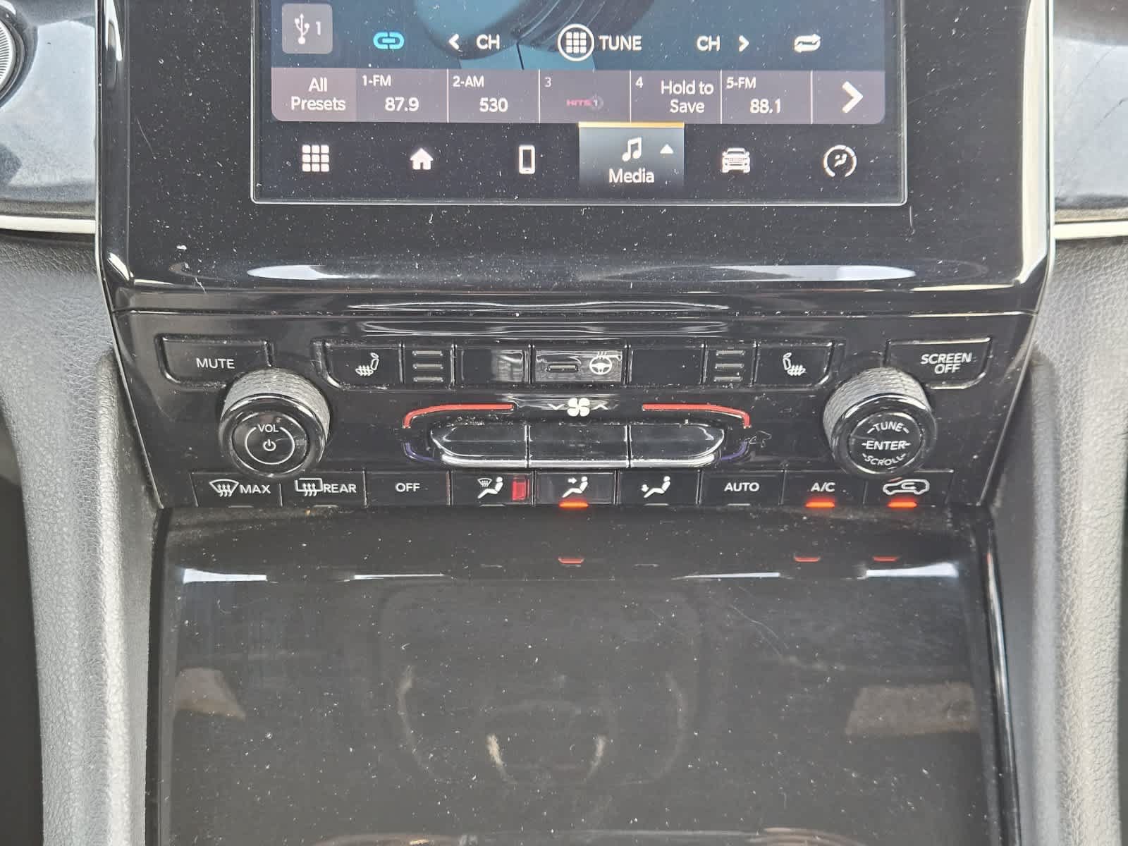 Used 2021 Jeep Grand Cherokee L Laredo RWD image 17