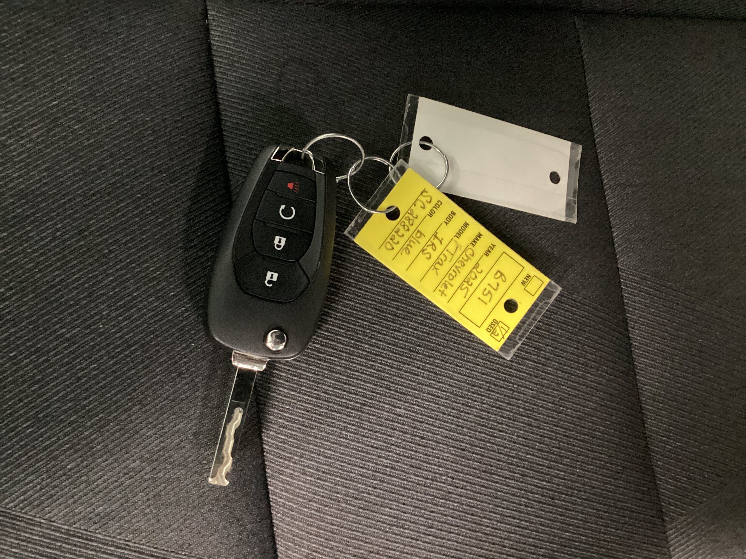 Used 2025 Chevrolet Trax RS FWD image 27