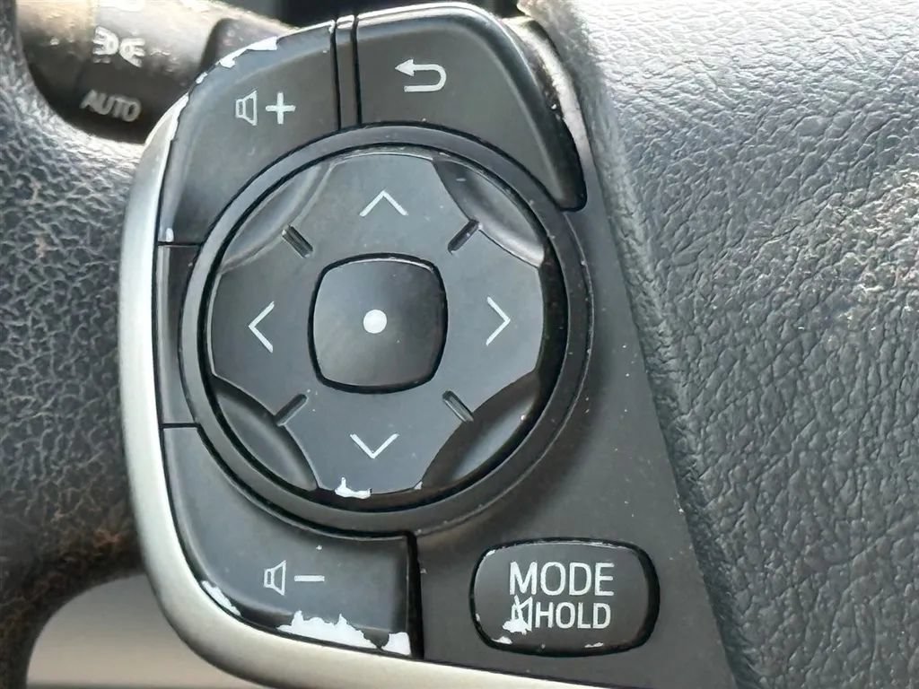 Used 2012 Toyota Camry LE FWD image 11