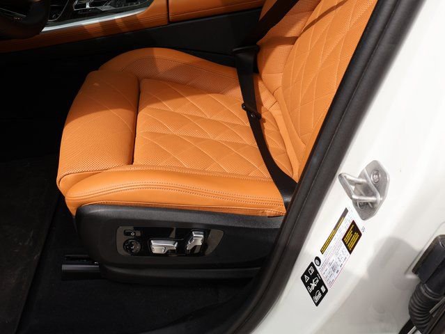 Used 2024 BMW X7 xDrive40i w/ Climate Comfort Package image 44