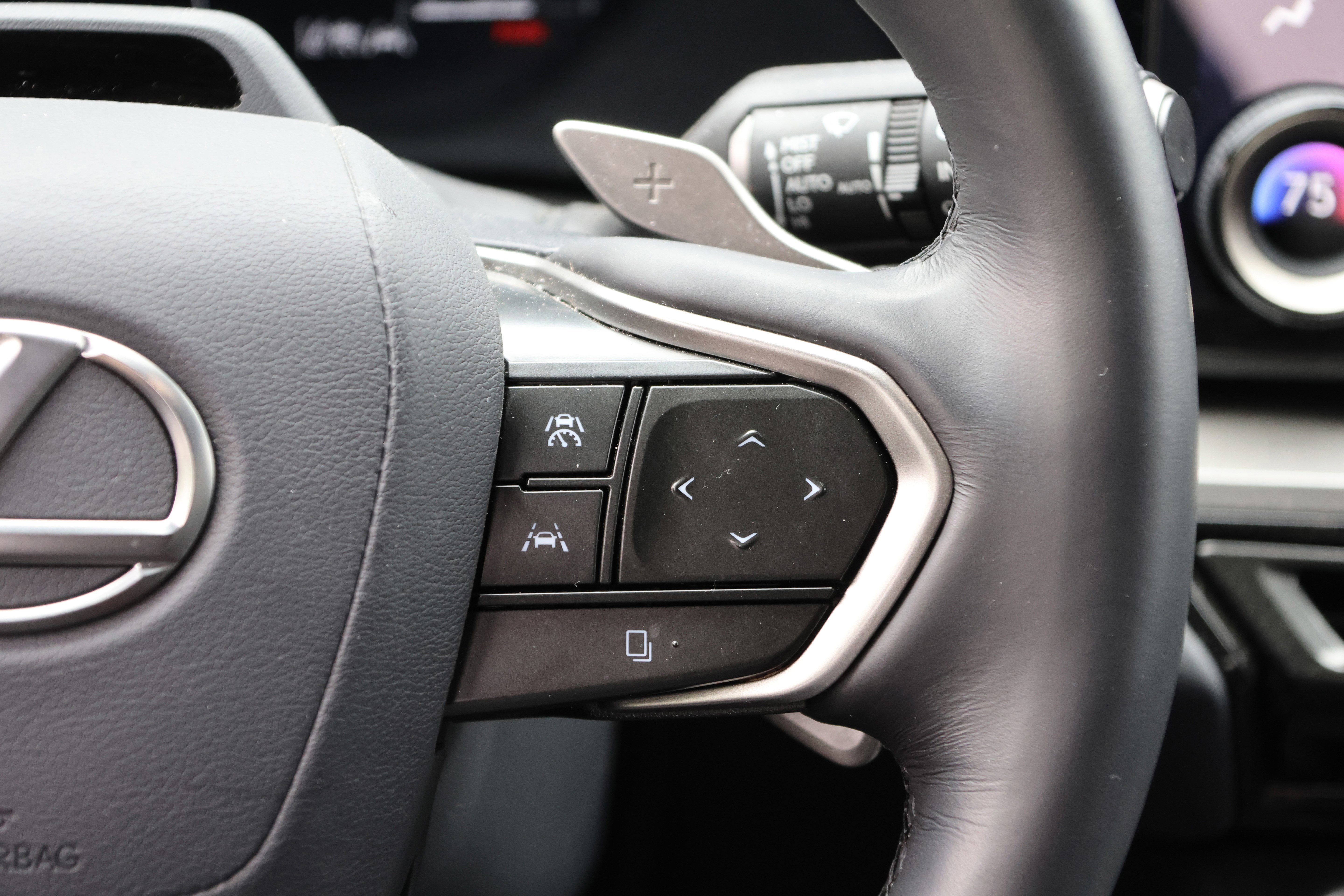 Used 2025 Lexus TX 550h AWD Plug-In Hybrid w/ Technology Package image 32
