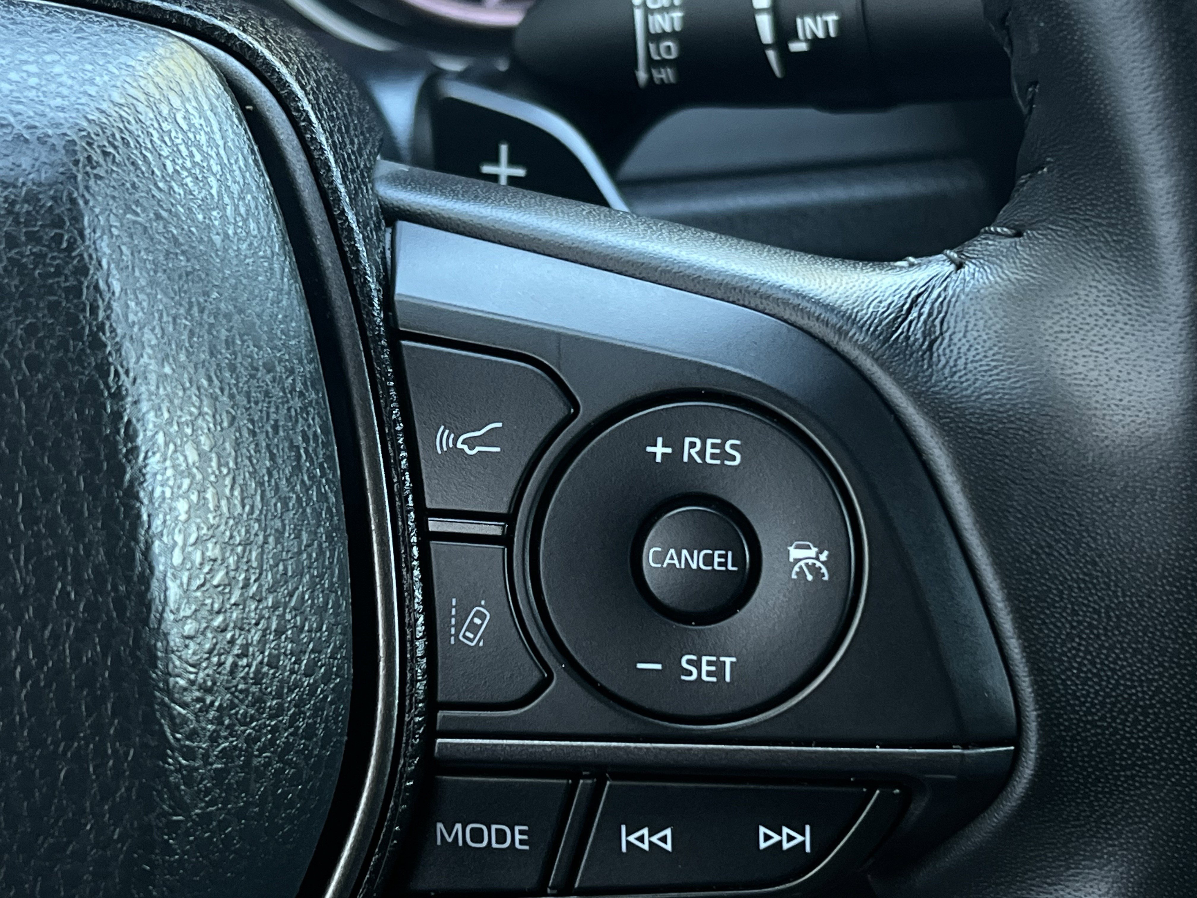 Used 2024 Toyota Camry SE image 13