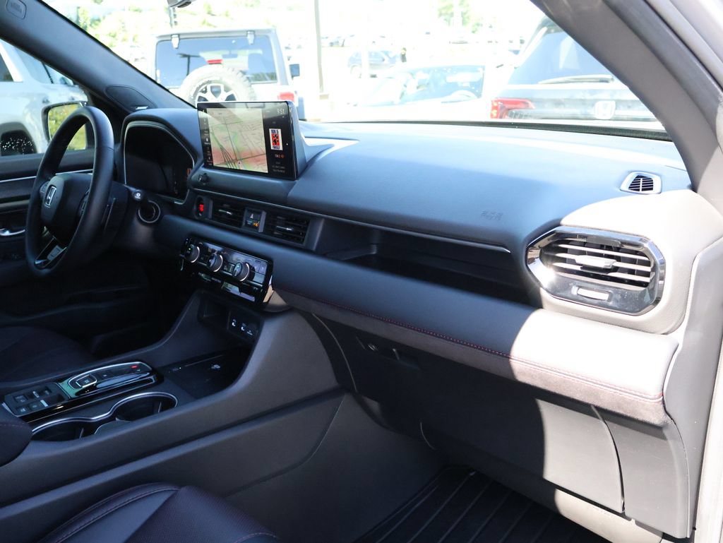 New 2026 Honda Pilot Black Edition image 9