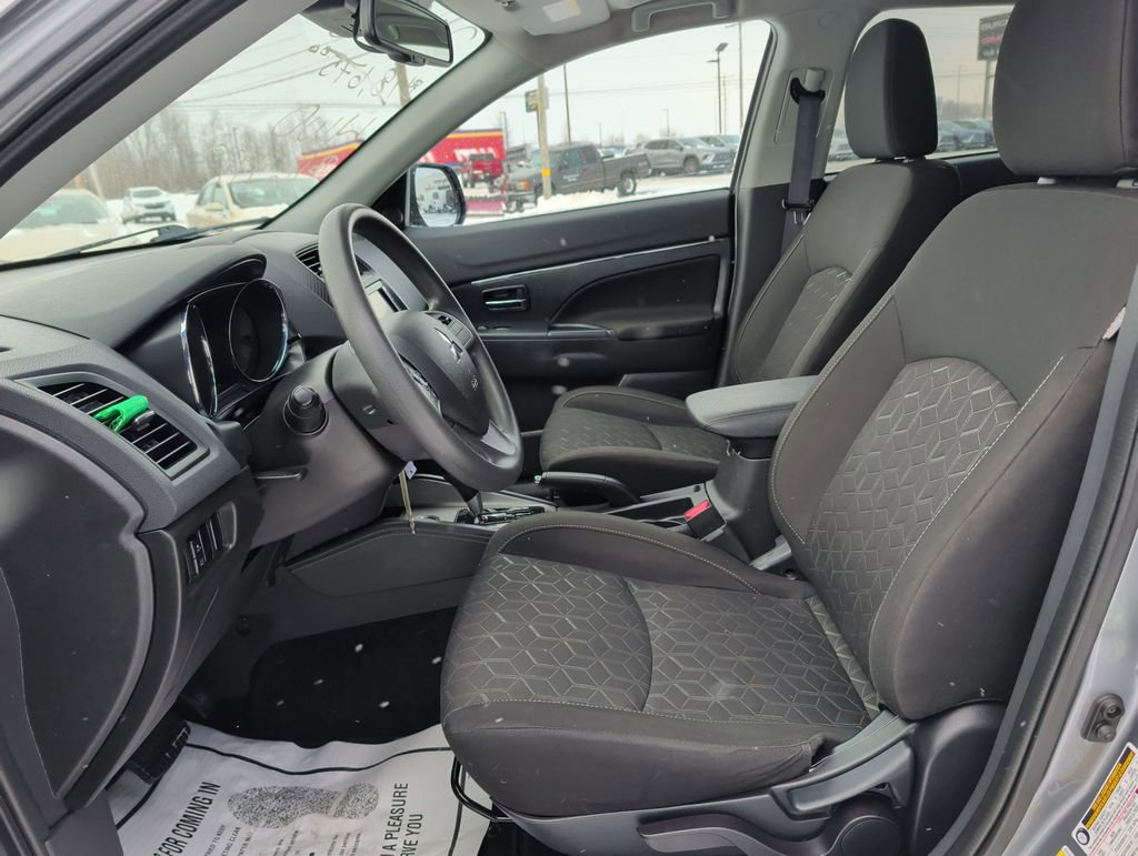 Used 2023 Mitsubishi Outlander Sport 2.0 ES image 8