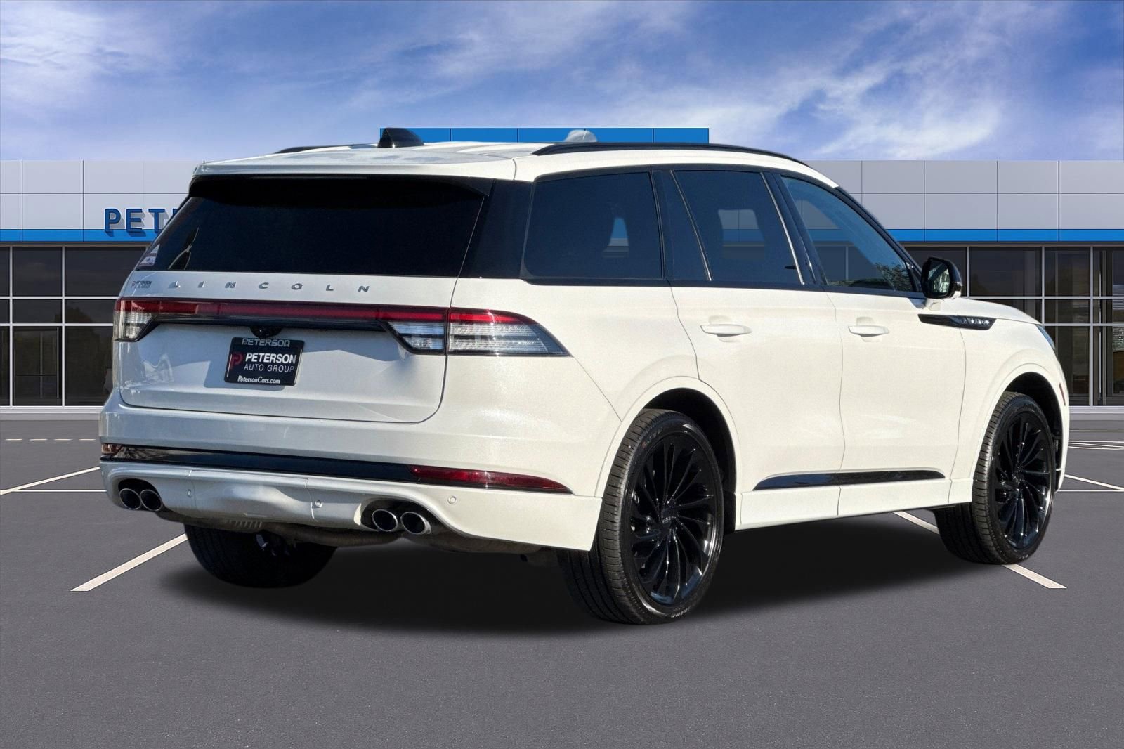 Used 2025 Lincoln Aviator Reserve w/ Luxury Package AWD/4WD image 4