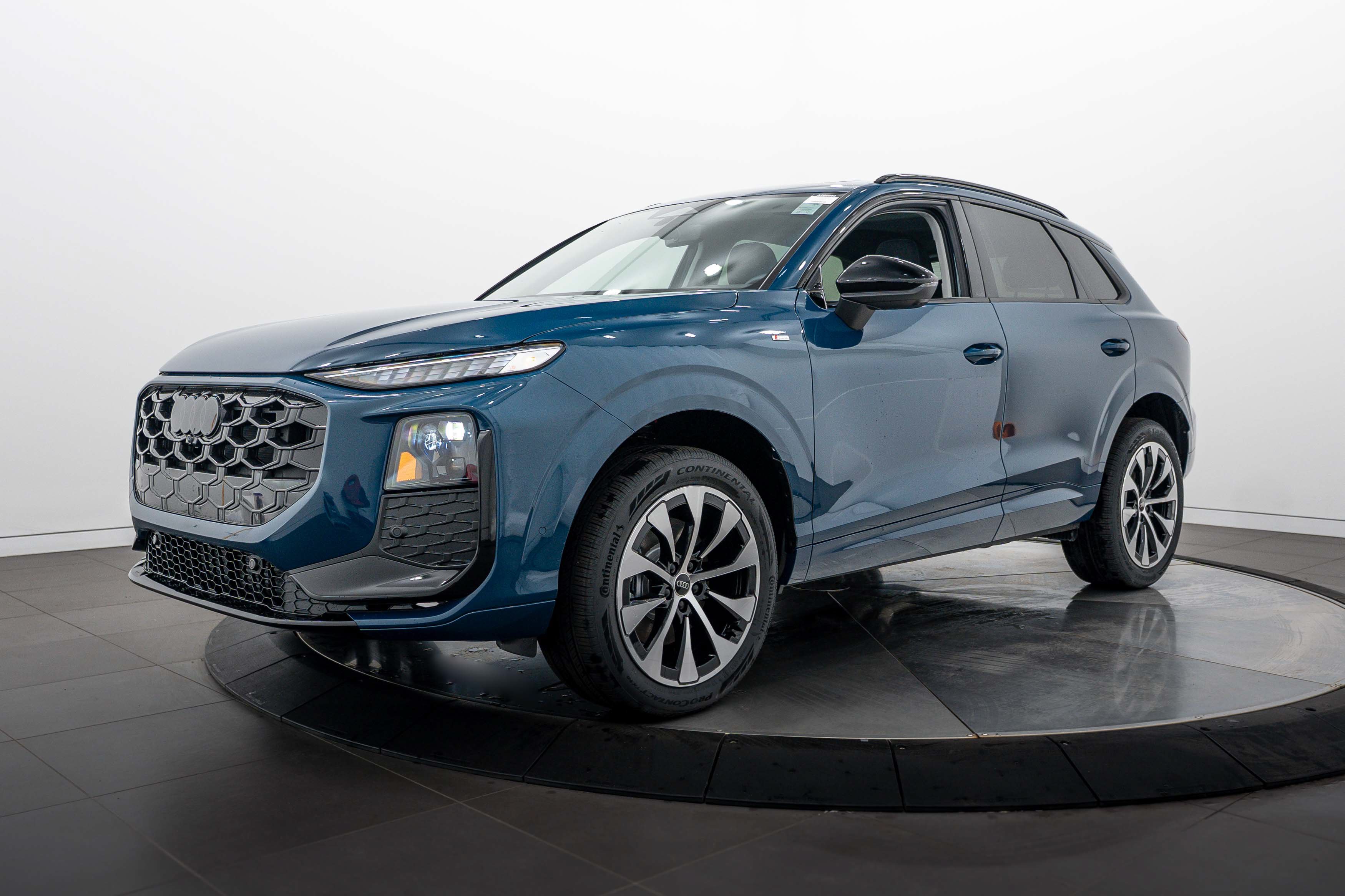 New 2026 Audi Q3 quattro 2.0T AWD/4WD image 7