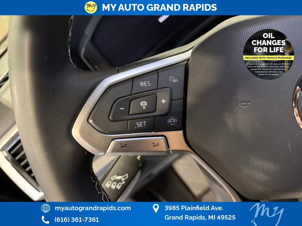 Used 2022 Volkswagen Atlas Cross Sport SE image 21