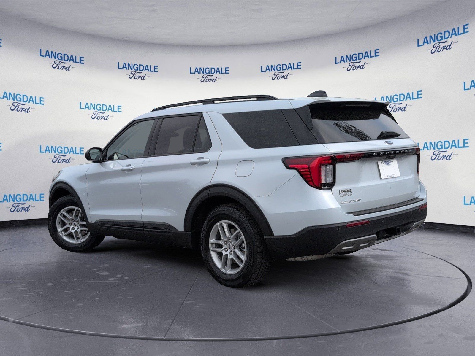New 2026 Ford Explorer Active w/ Active Comfort Package RWD image 9