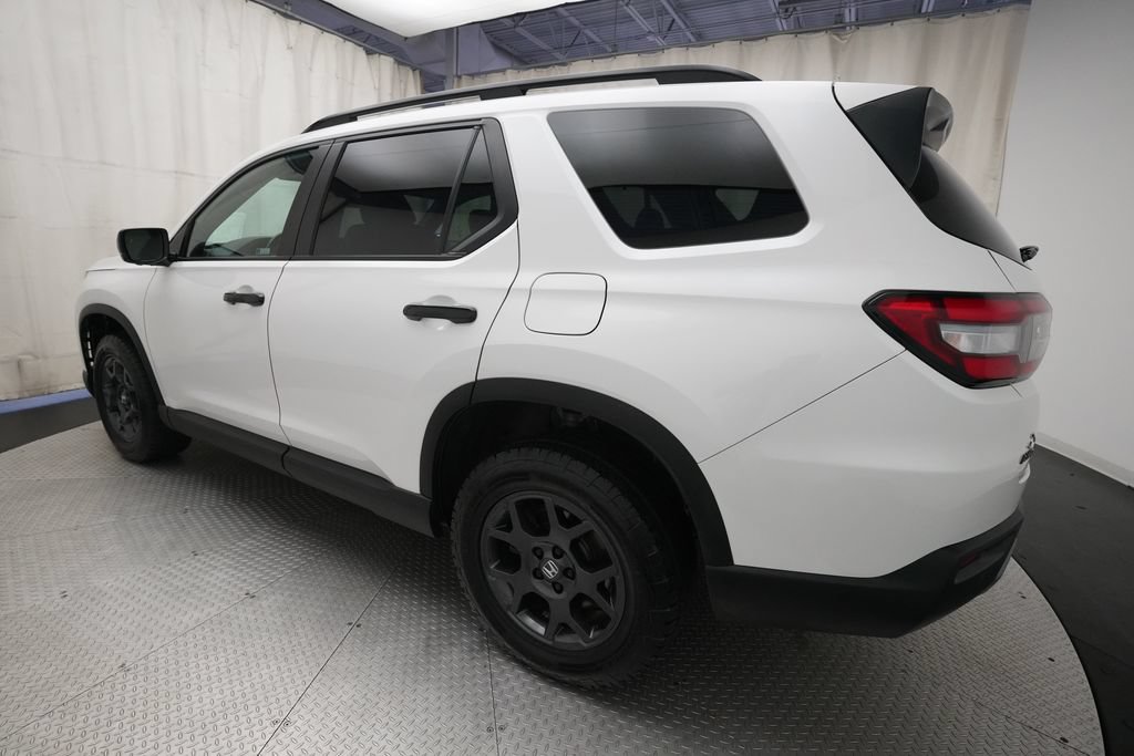 Certified 2025 Honda Pilot TrailSport image 34