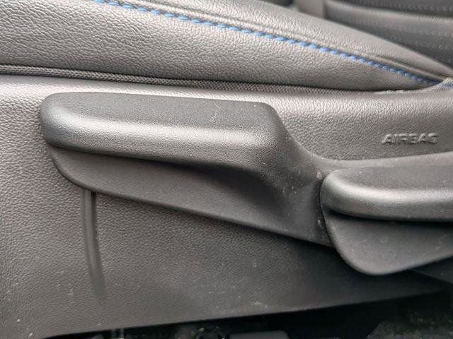 Used 2025 Chevrolet Trax LT w/ LT Convenience Package FWD image 13