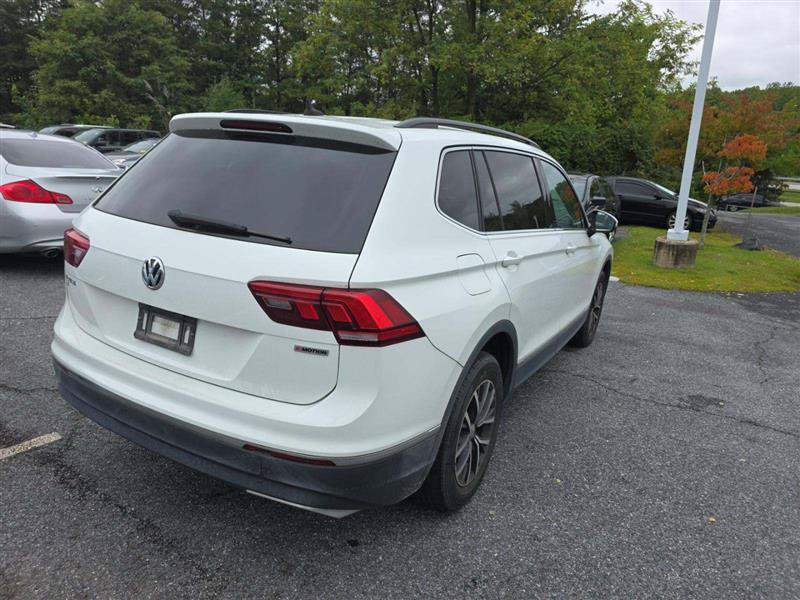 Used 2020 Volkswagen Tiguan SEL AWD/4WD image 9