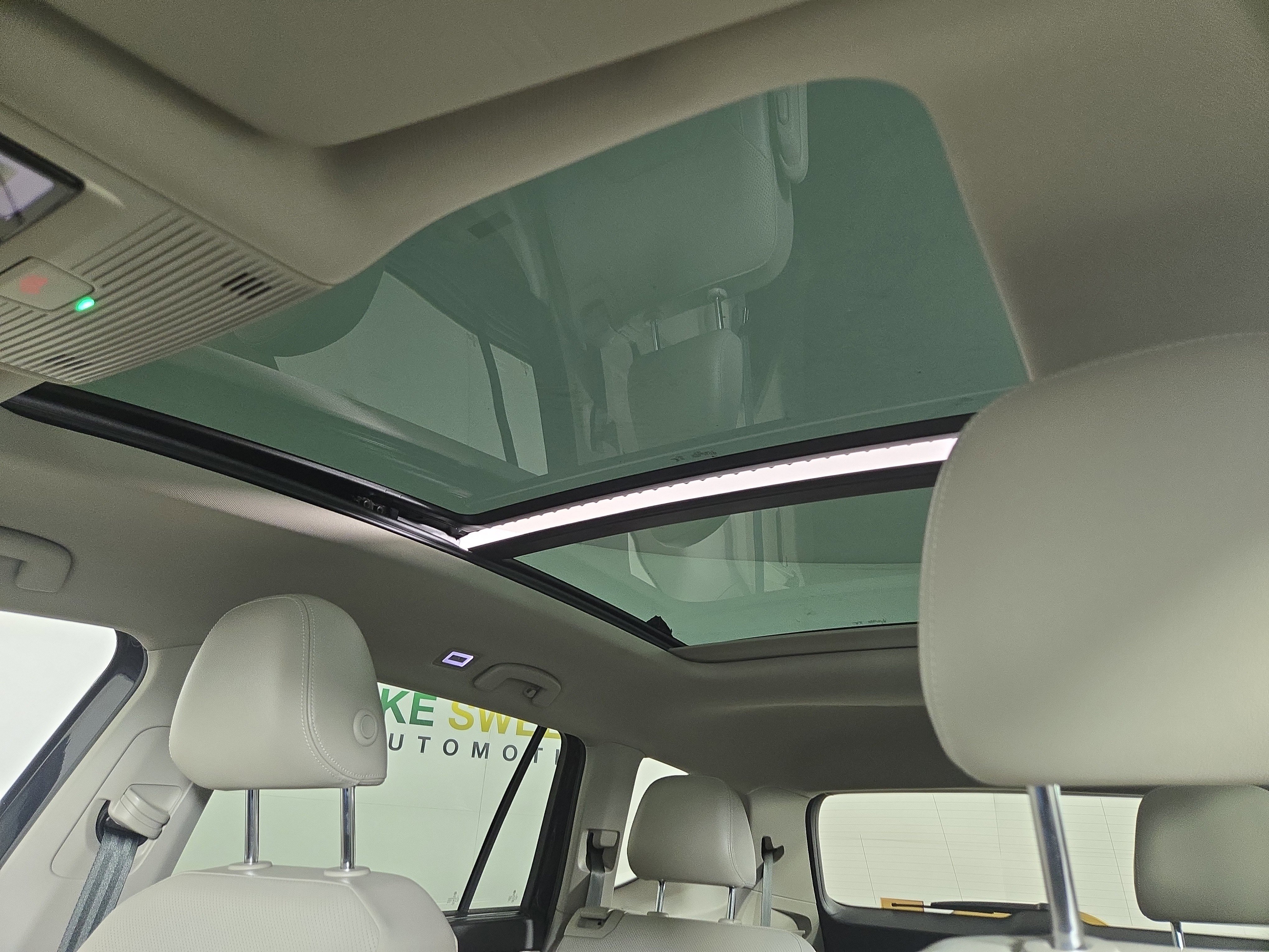 Used 2025 Volkswagen Atlas SE image 22