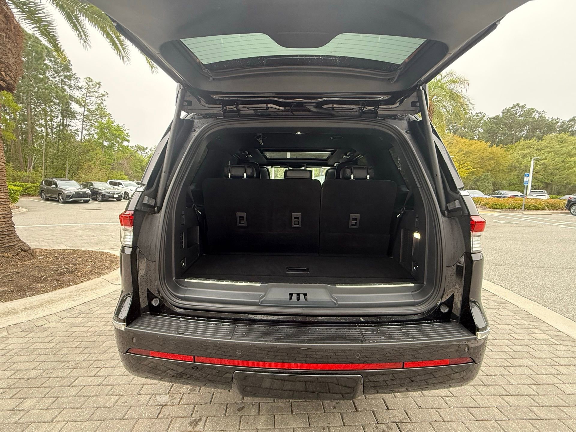 Used 2024 Lincoln Navigator Reserve image 19