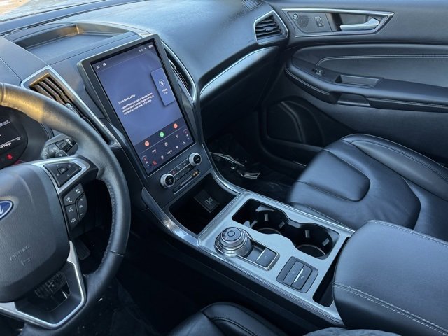 Certified 2022 Ford Edge Titanium w/ Class II Trailer Tow Package image 15