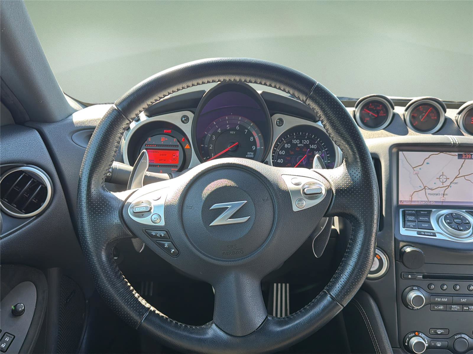 Used 2018 Nissan 370Z Touring RWD image 11