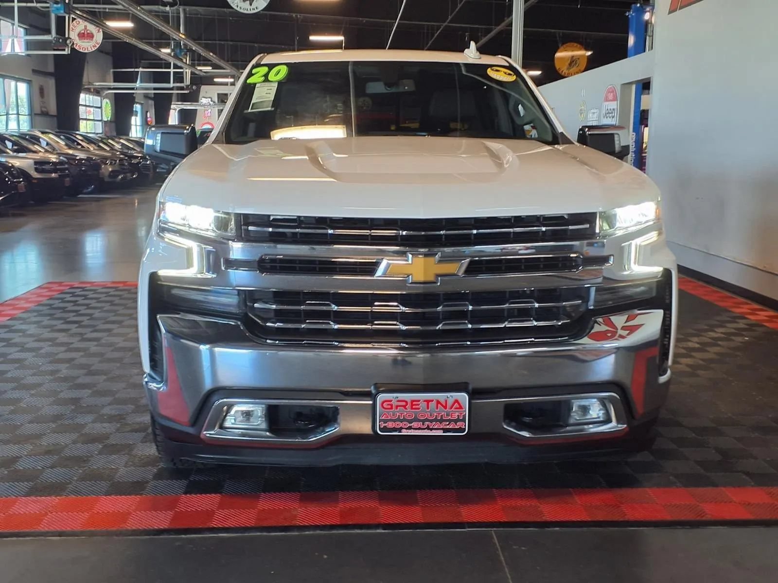 Used 2020 Chevrolet Silverado 1500 LTZ w/ LTZ Convenience Package AWD/4WD image 2