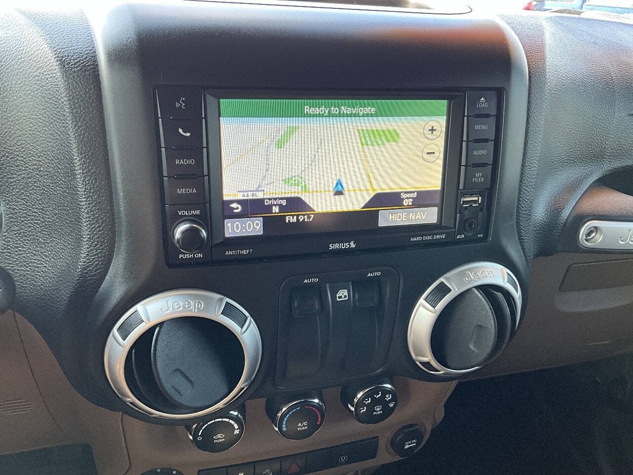 Used 2015 Jeep Wrangler Rubicon w/ Power Convenience Group AWD/4WD image 18