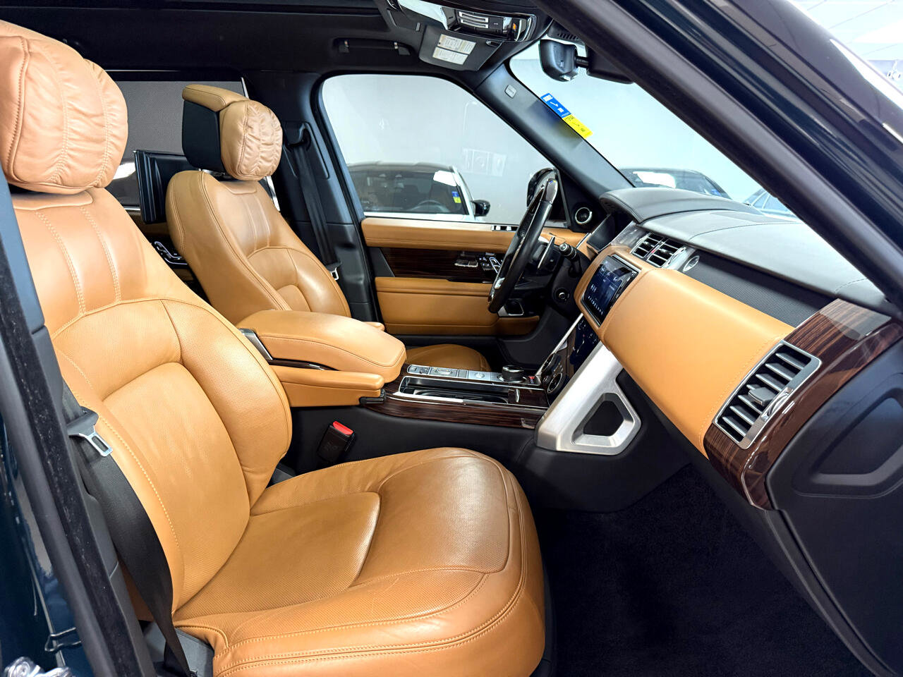 Used 2019 Land Rover Range Rover Long Wheelbase Autobiography image 31