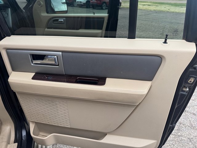 Used 2014 Ford Expedition EL XLT w/ Equipment Group 202A image 25