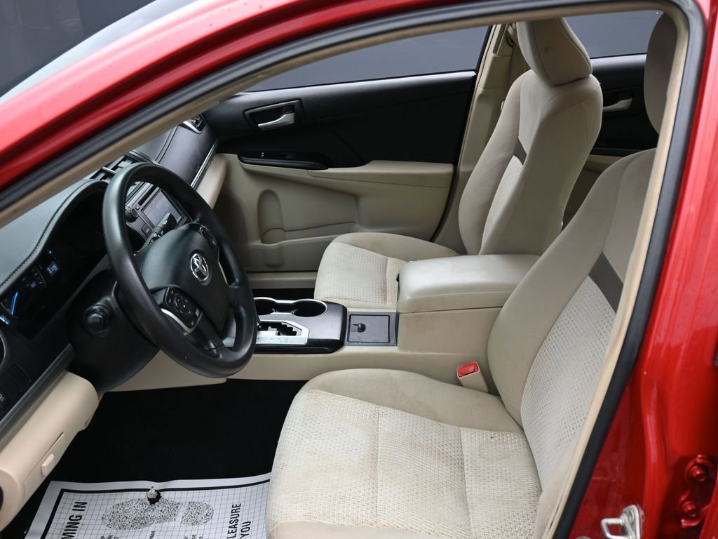 Used 2014 Toyota Camry LE FWD image 10