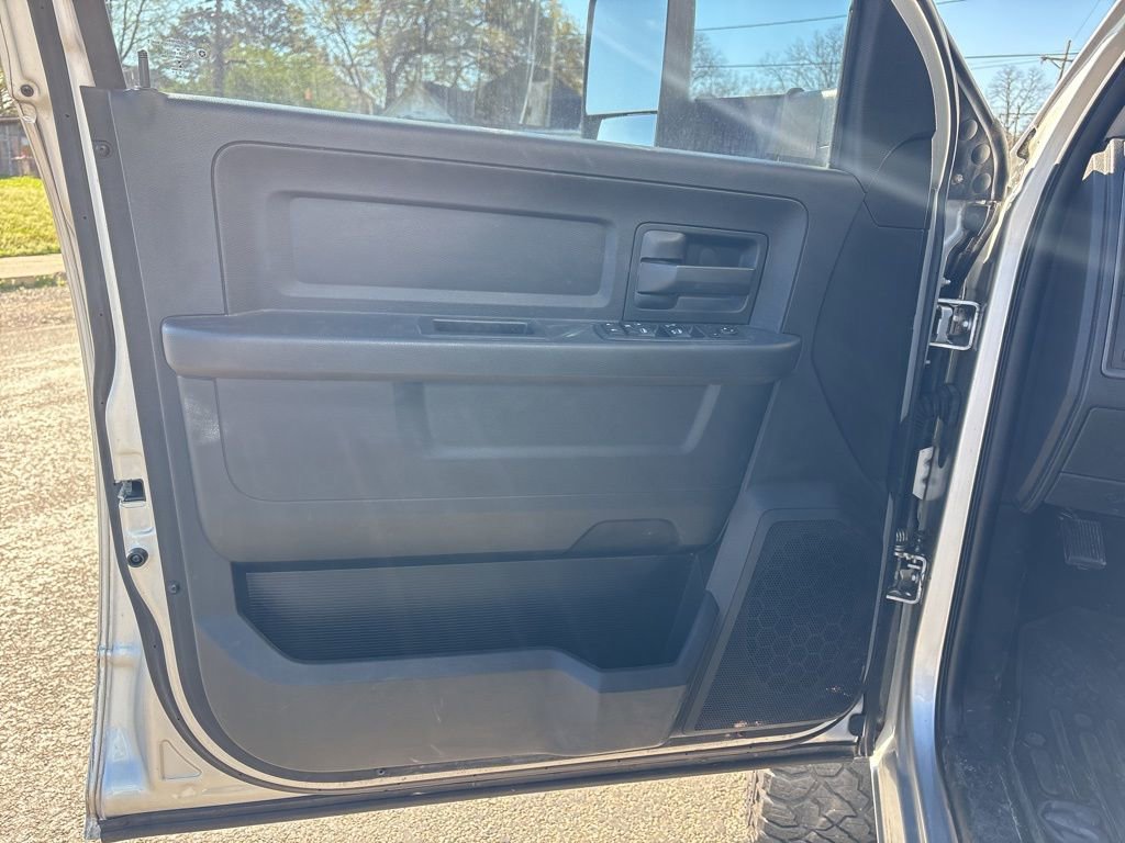 Used 2018 RAM 2500 Tradesman w/ Chrome Appearance Group image 10