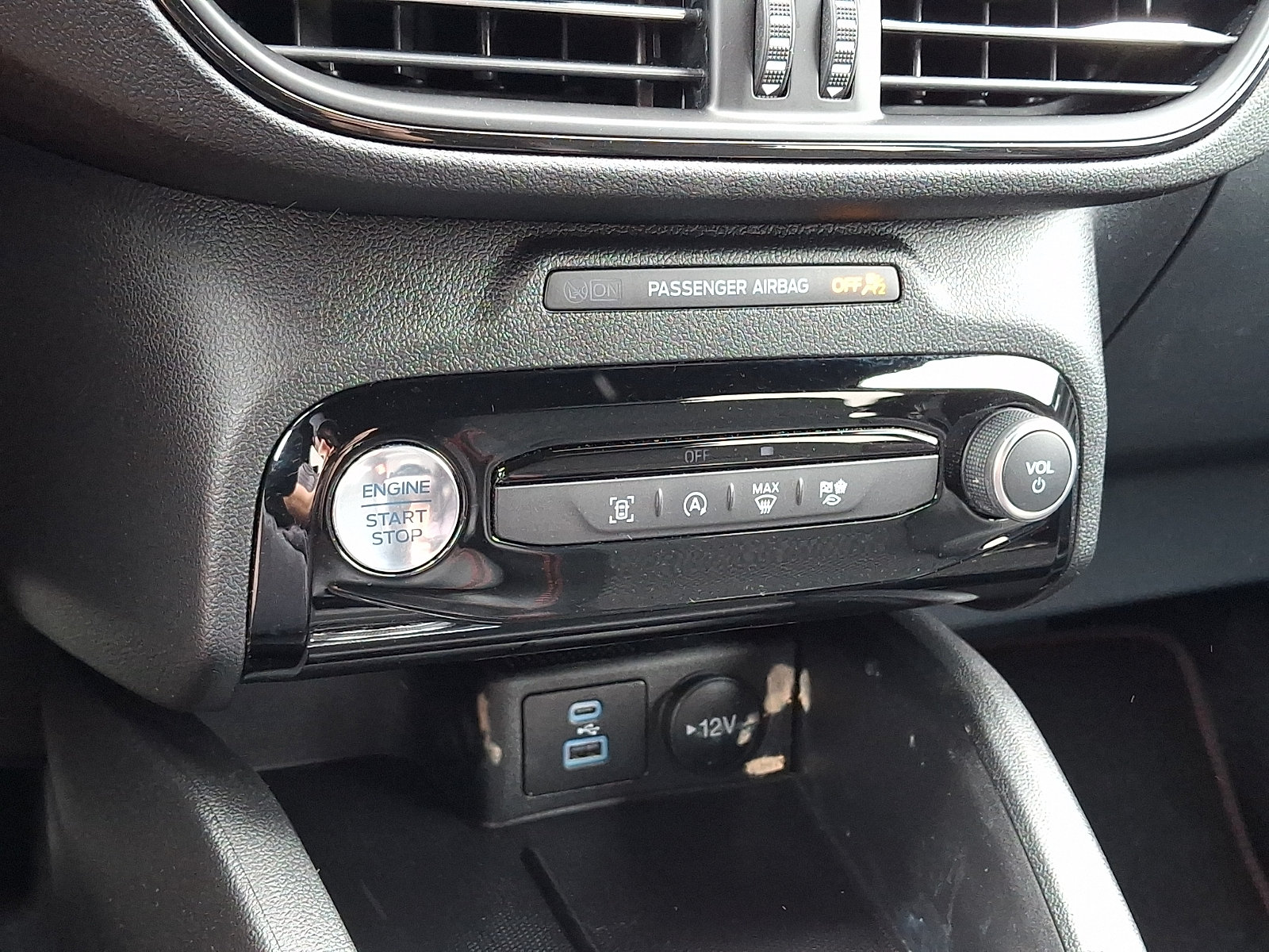 Certified 2023 Ford Escape ST-Line w/ Tech Pack #1 AWD/4WD image 18