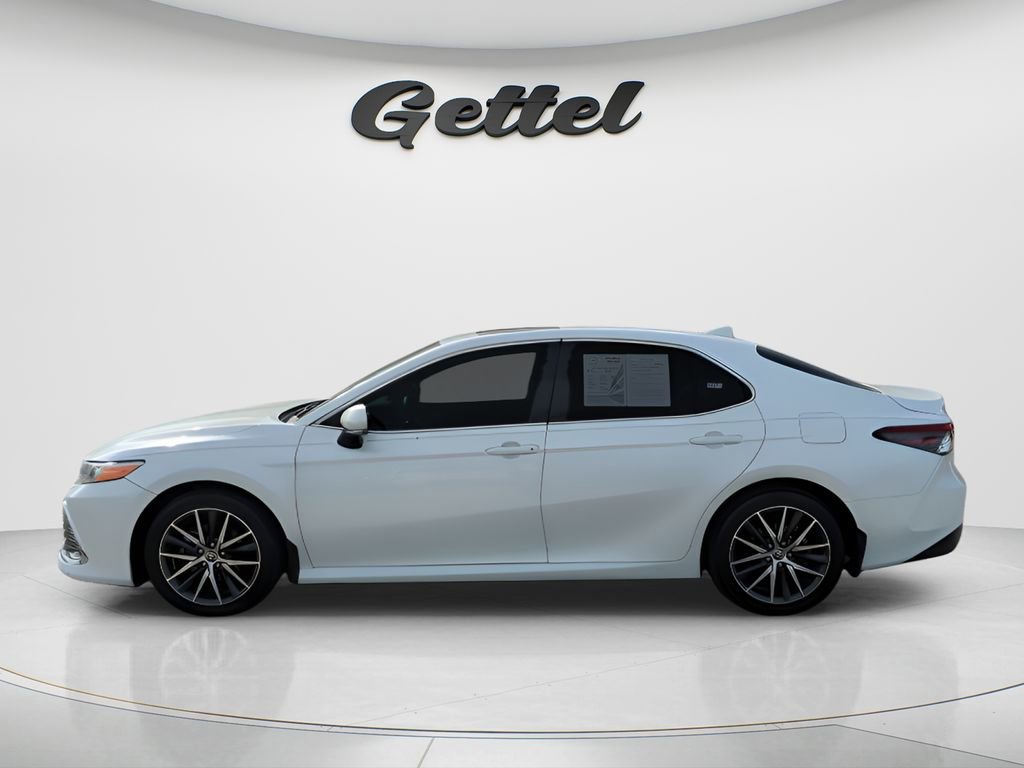 Used 2022 Toyota Camry XLE w/ Navigation Upgrade Package image 8