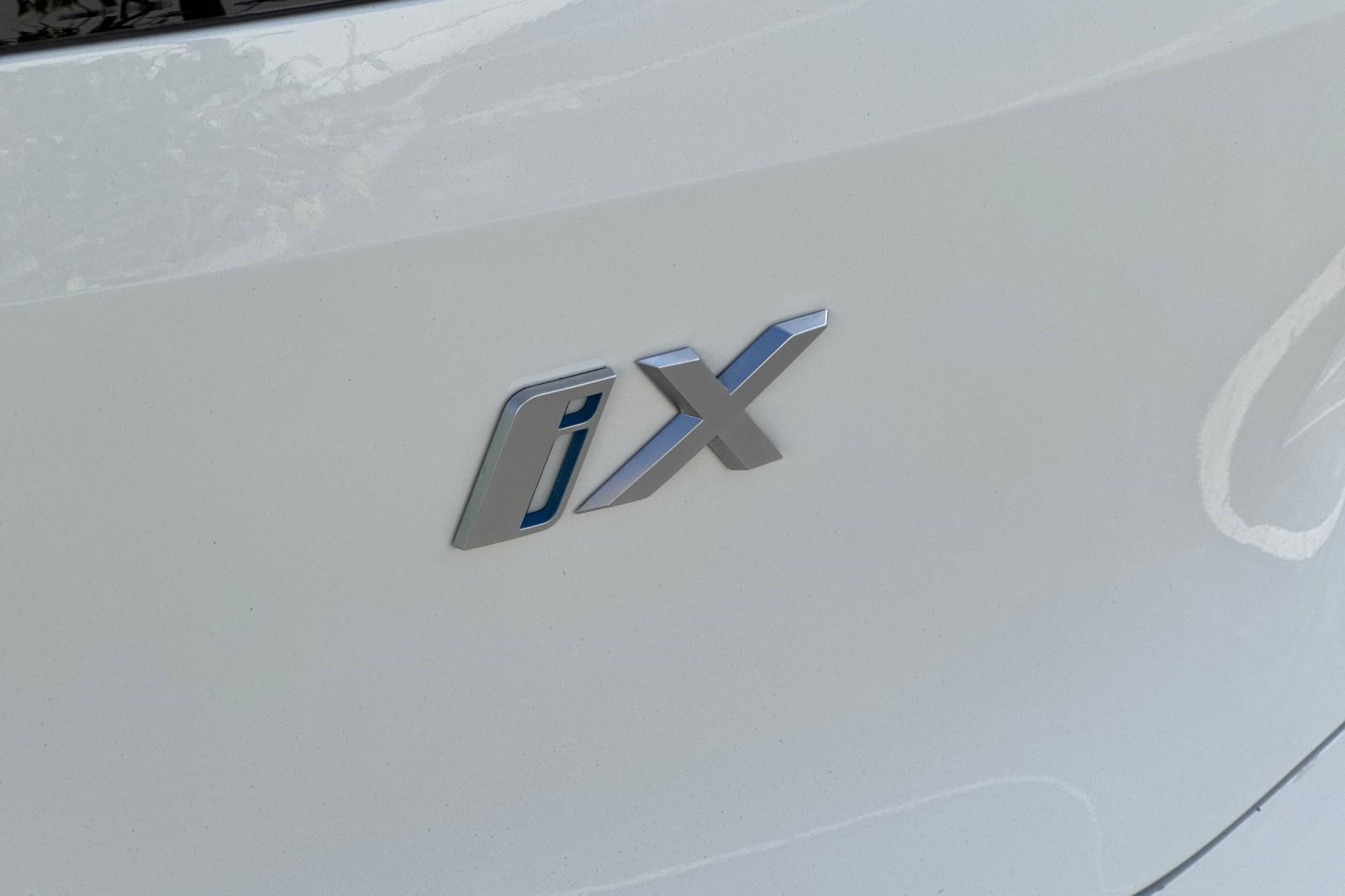 Certified 2024 BMW iX xDrive50 w/ Sport Package AWD/4WD image 40