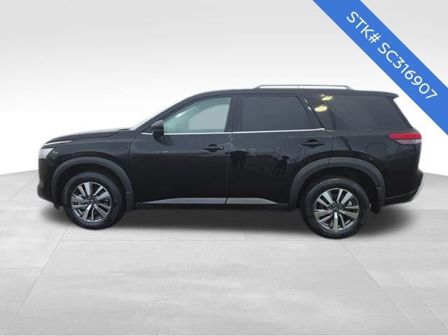 New 2025 Nissan Pathfinder SL image 4