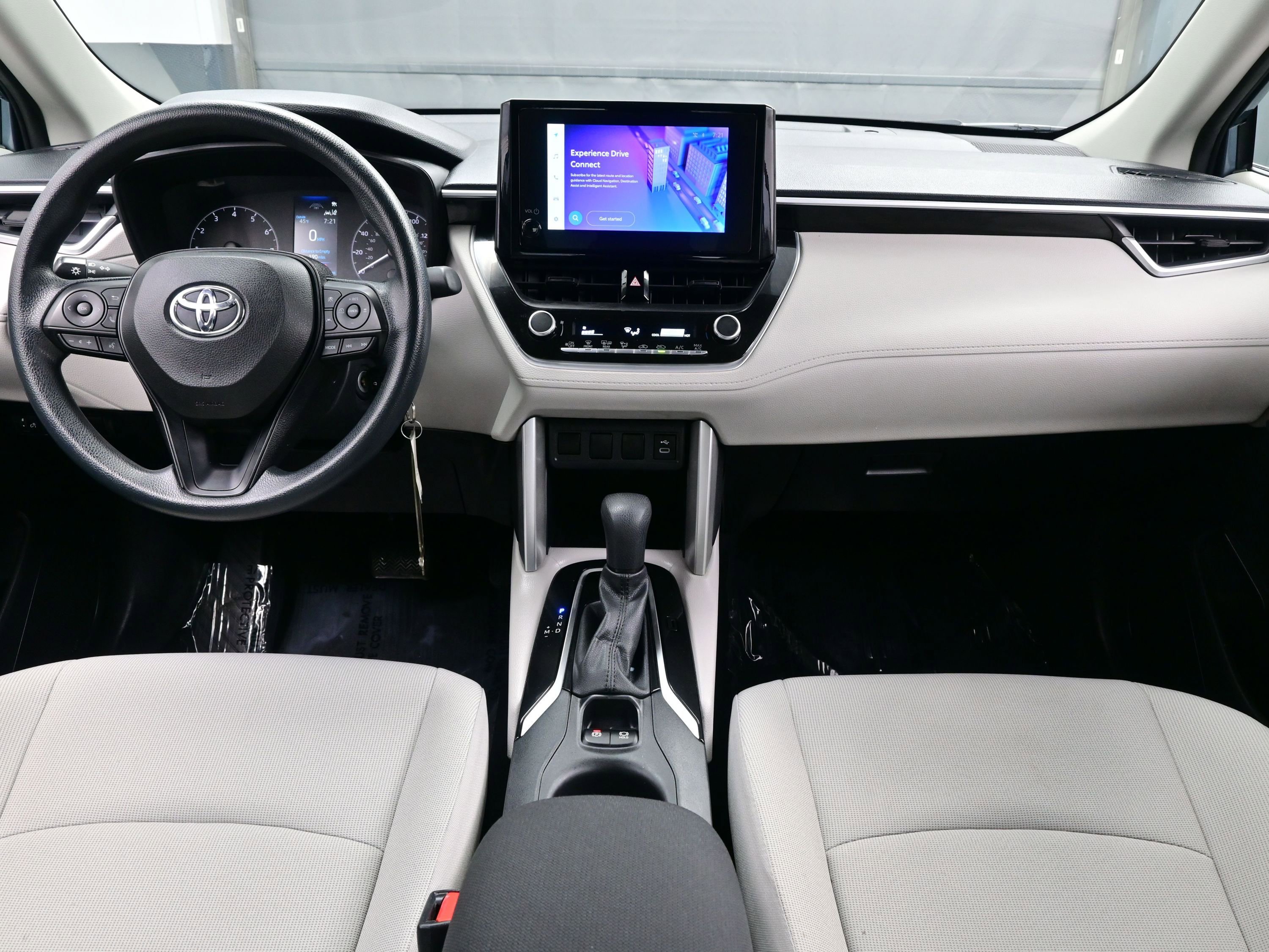 Used 2023 Toyota Corolla Cross L image 16