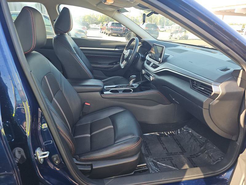 Used 2023 Nissan Altima 2.5 SR FWD image 11