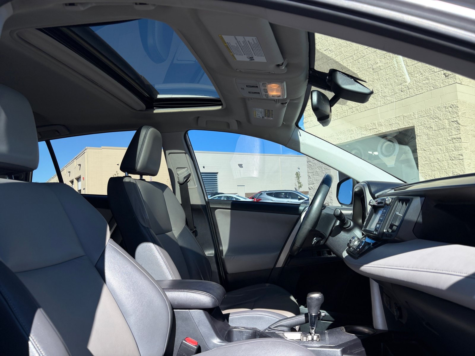 Used 2015 Toyota RAV4 Limited w/ Technology Package AWD/4WD image 34