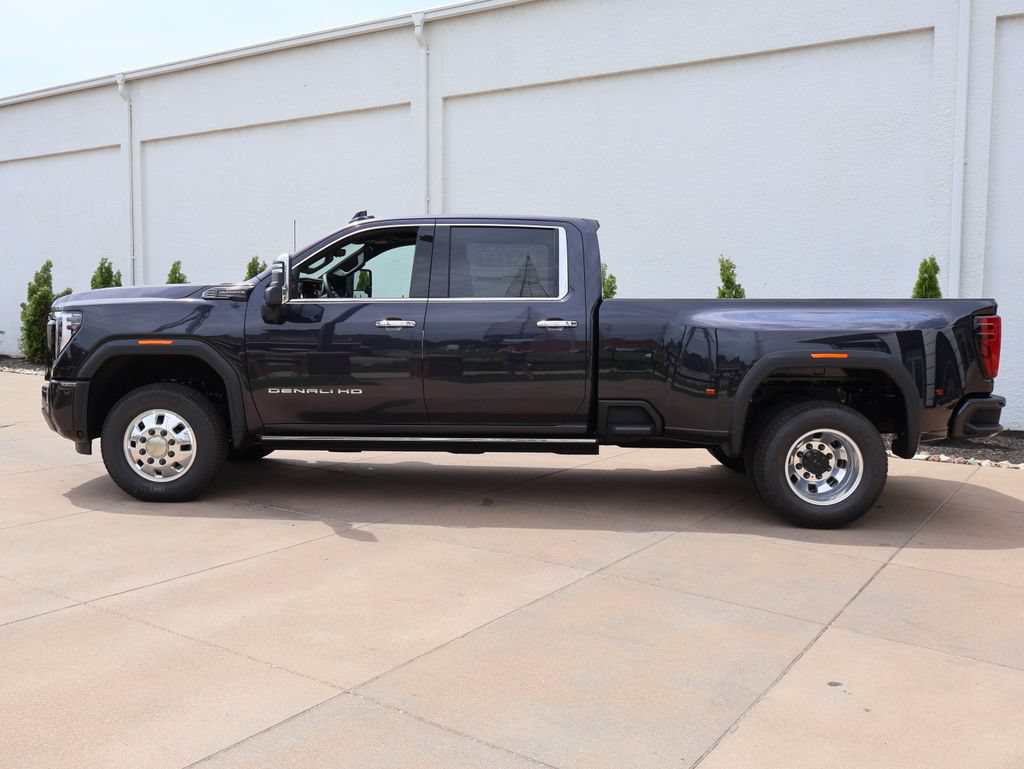 New 2026 GMC Sierra 3500 Denali Ultimate AWD/4WD image 3
