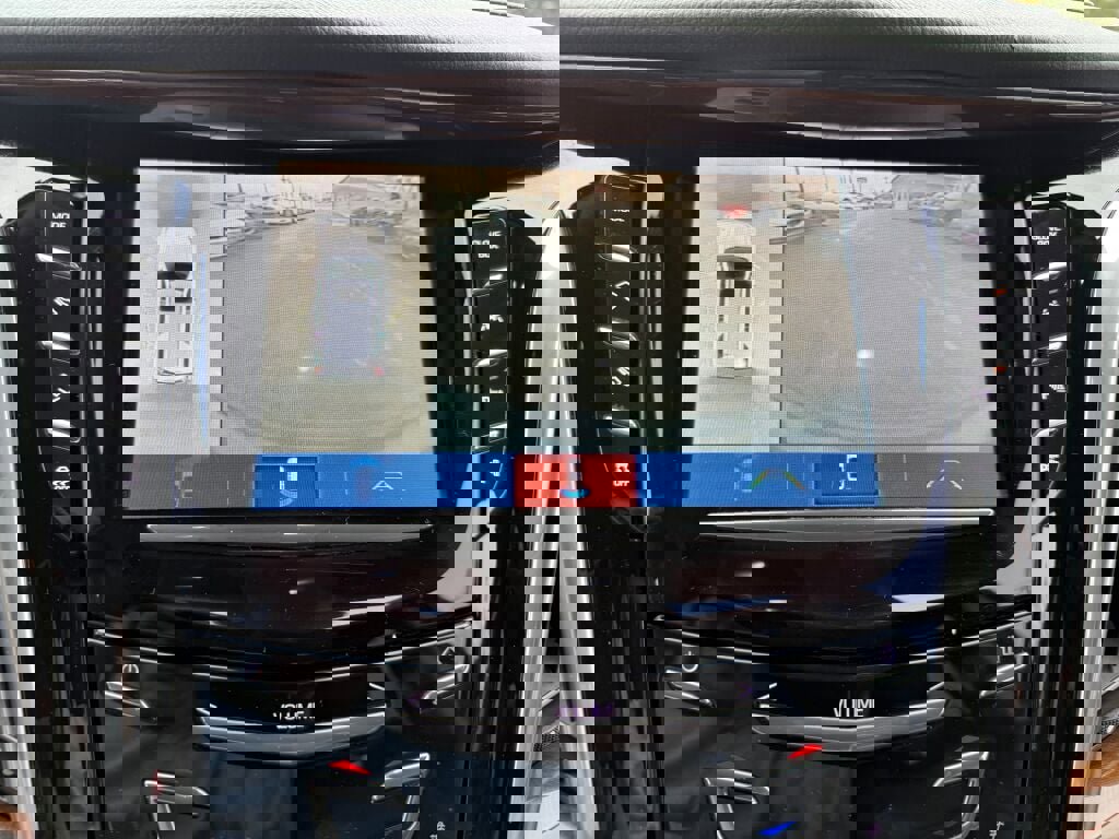 Used 2020 Cadillac Escalade Luxury image 20