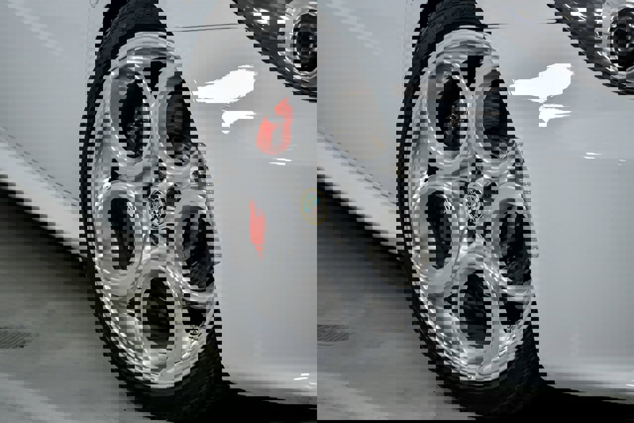 Used 2015 Alfa Romeo 4C Coupe w/ Leather Interior Group image 4