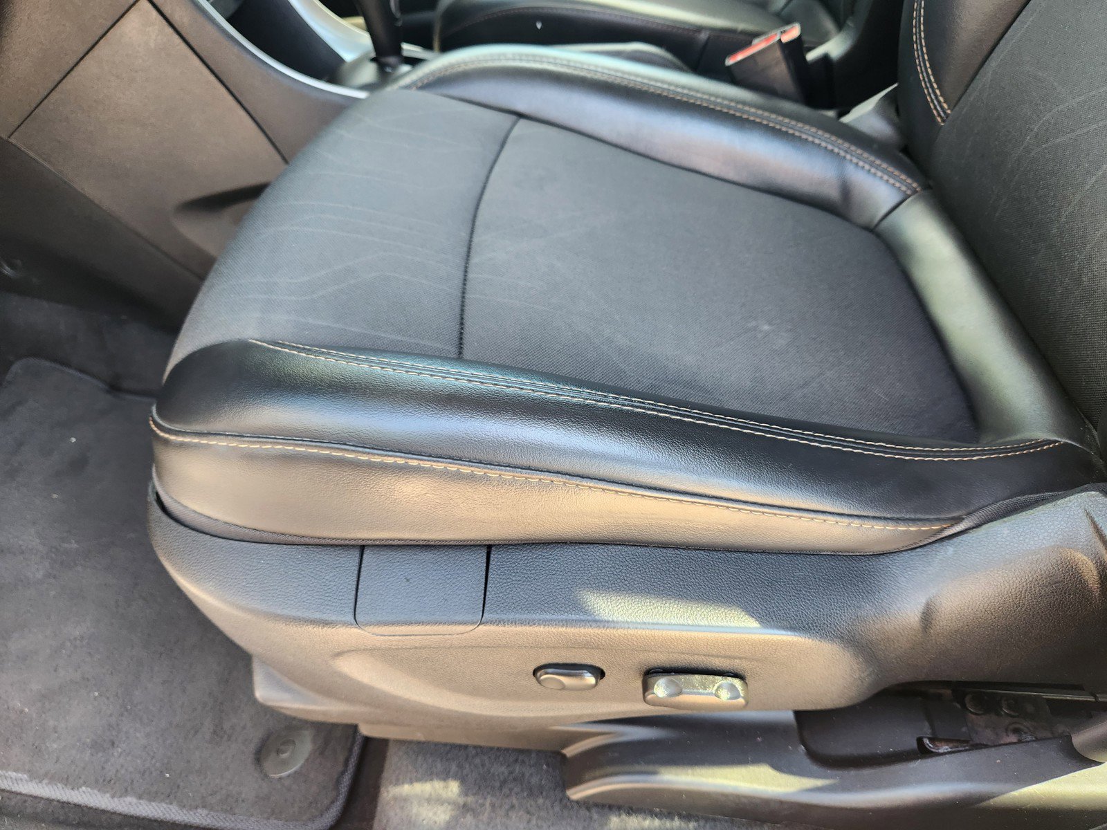 Used 2020 Chevrolet Trax LT w/ LT Convenience Package FWD image 20