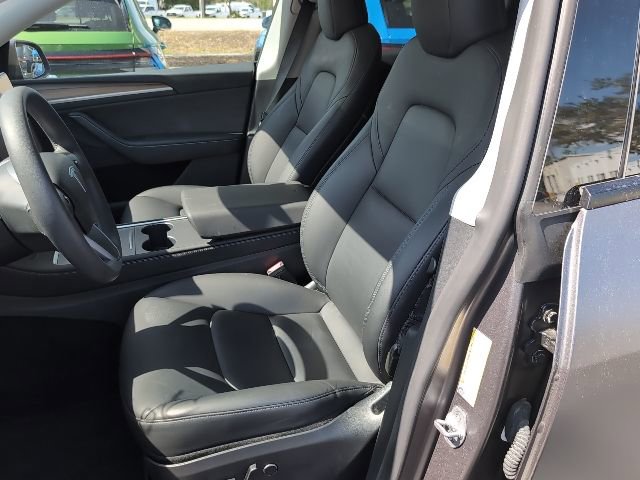 Used 2023 Tesla Model Y Long Range image 9