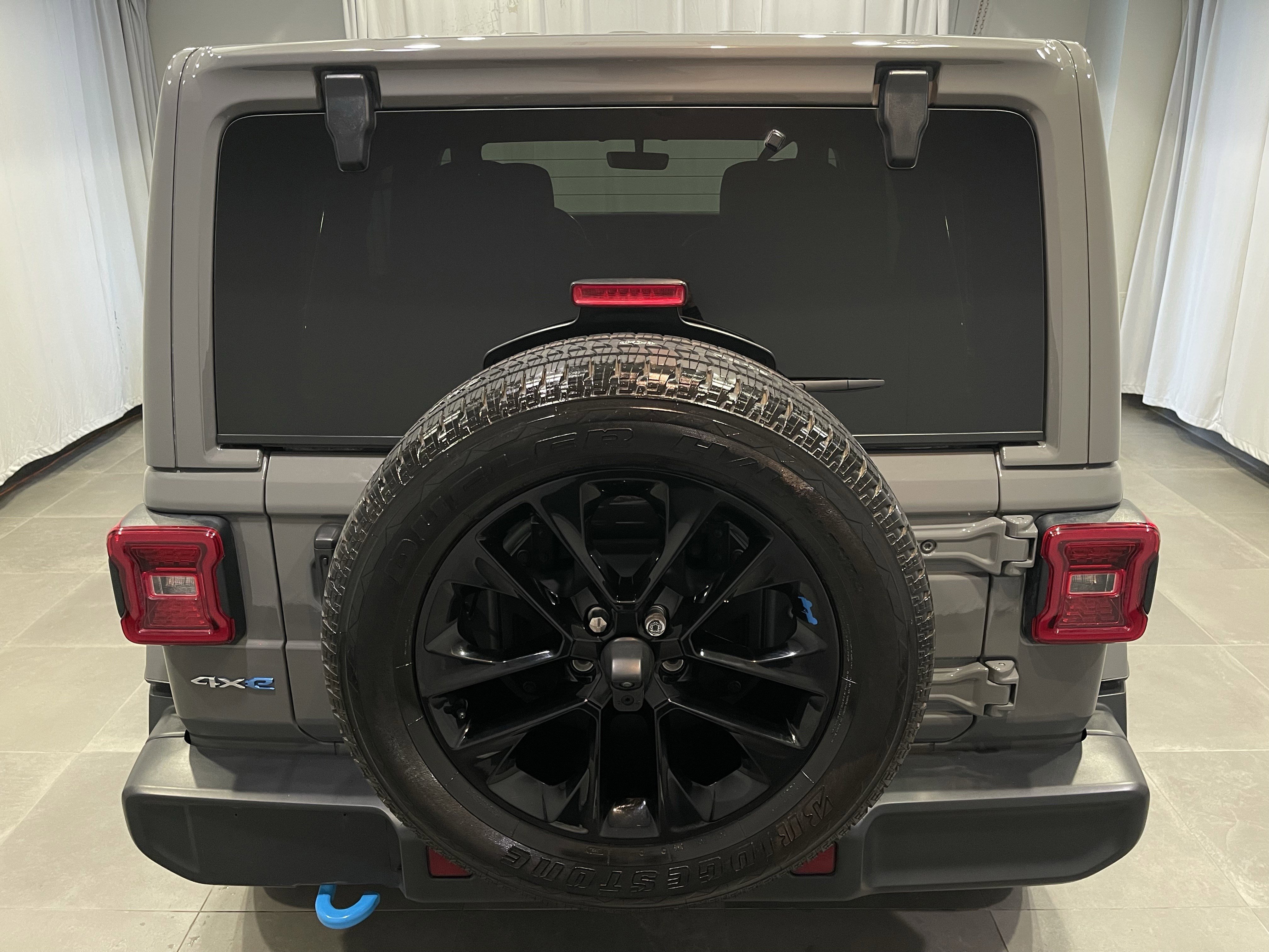 Used 2022 Jeep Wrangler Unlimited Sahara w/ Cold Weather Group image 5