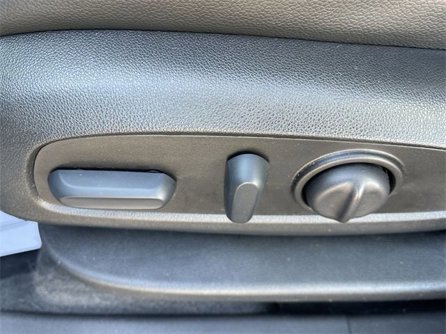 Used 2022 Chevrolet Equinox RS w/ LPO, Floor Liner Package image 12