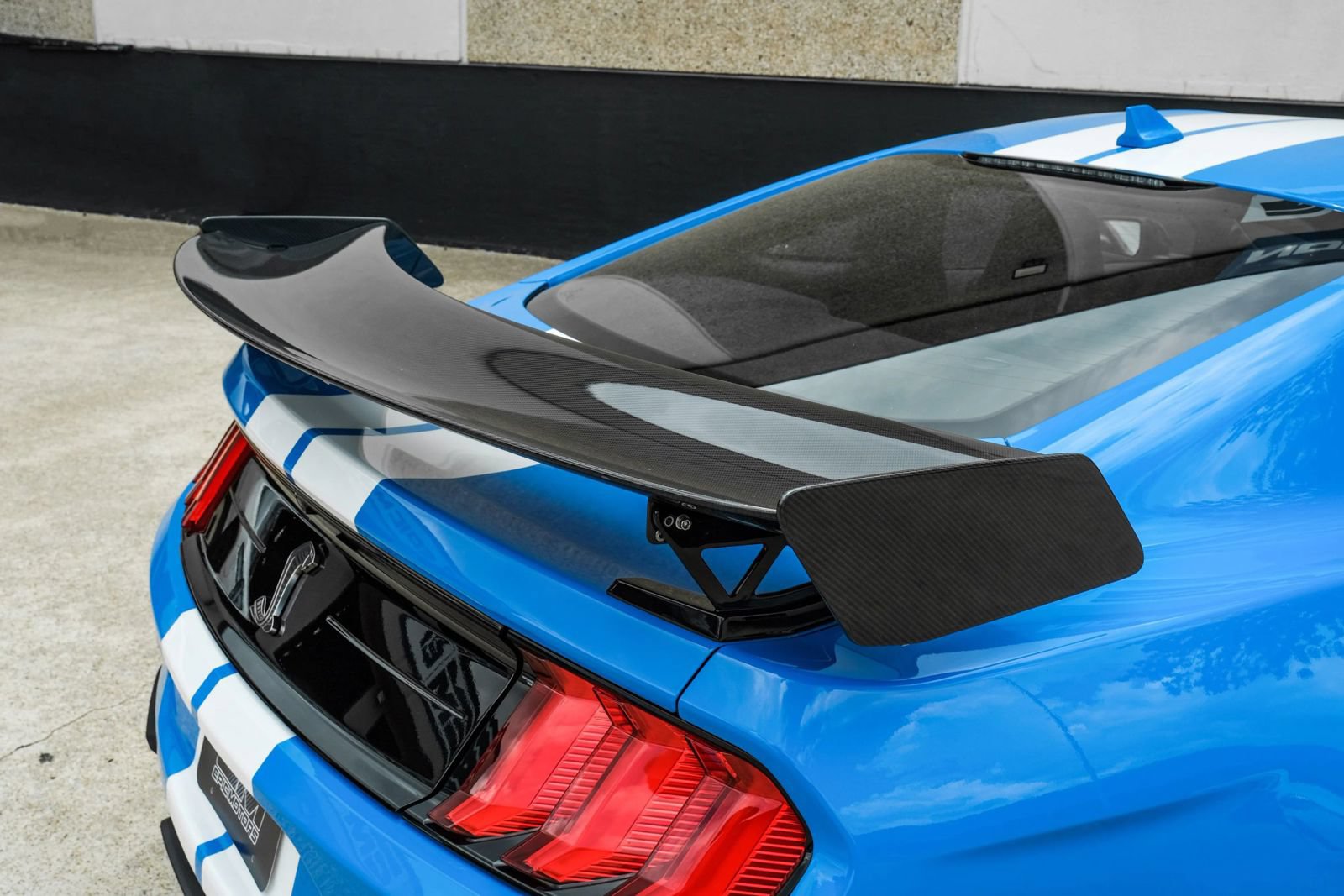 Used 2022 Ford Mustang Shelby GT500 w/ Carbon Fiber Track Pack RWD image 48