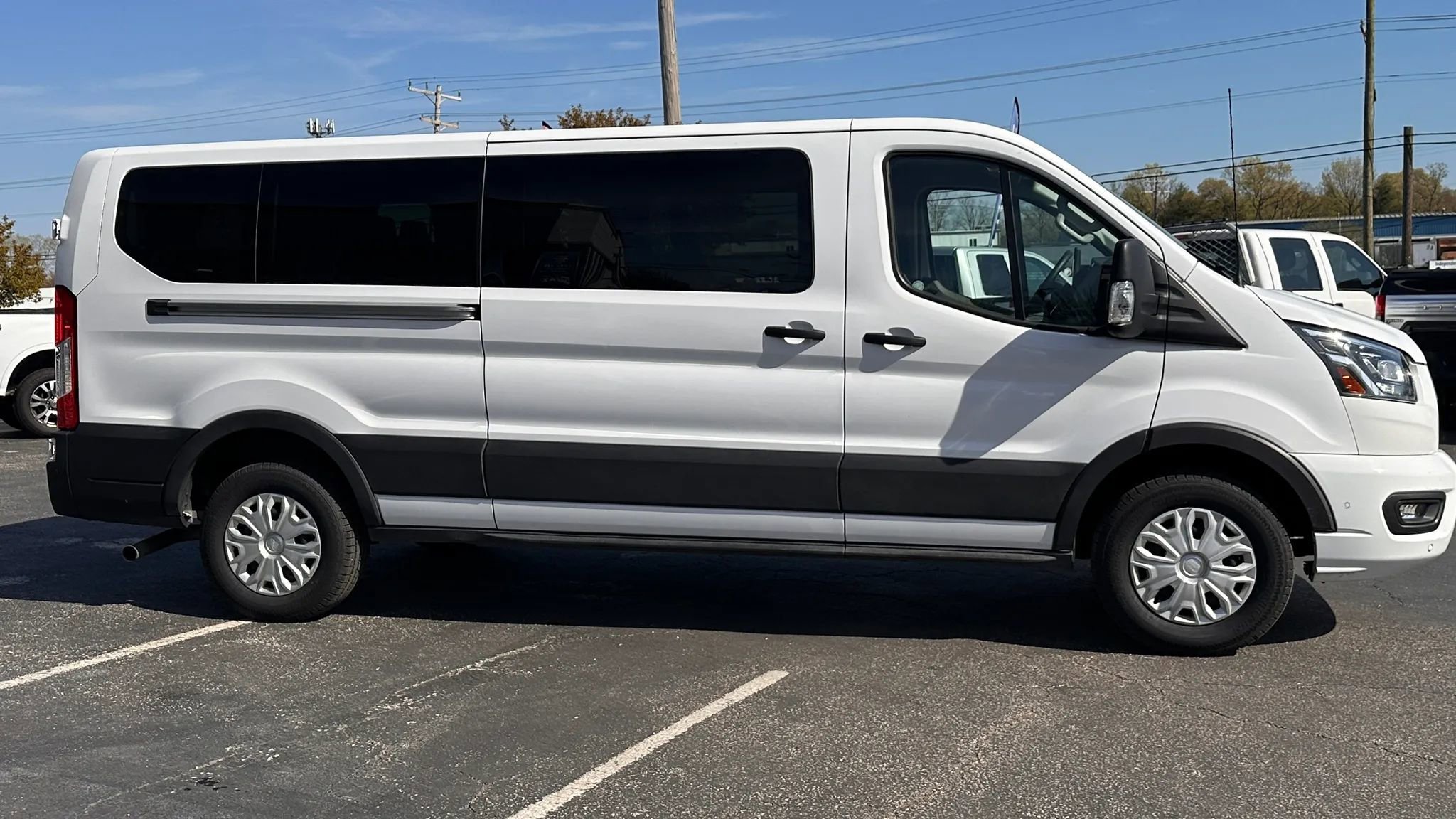 Used 2023 Ford Transit 350 XLT image 4