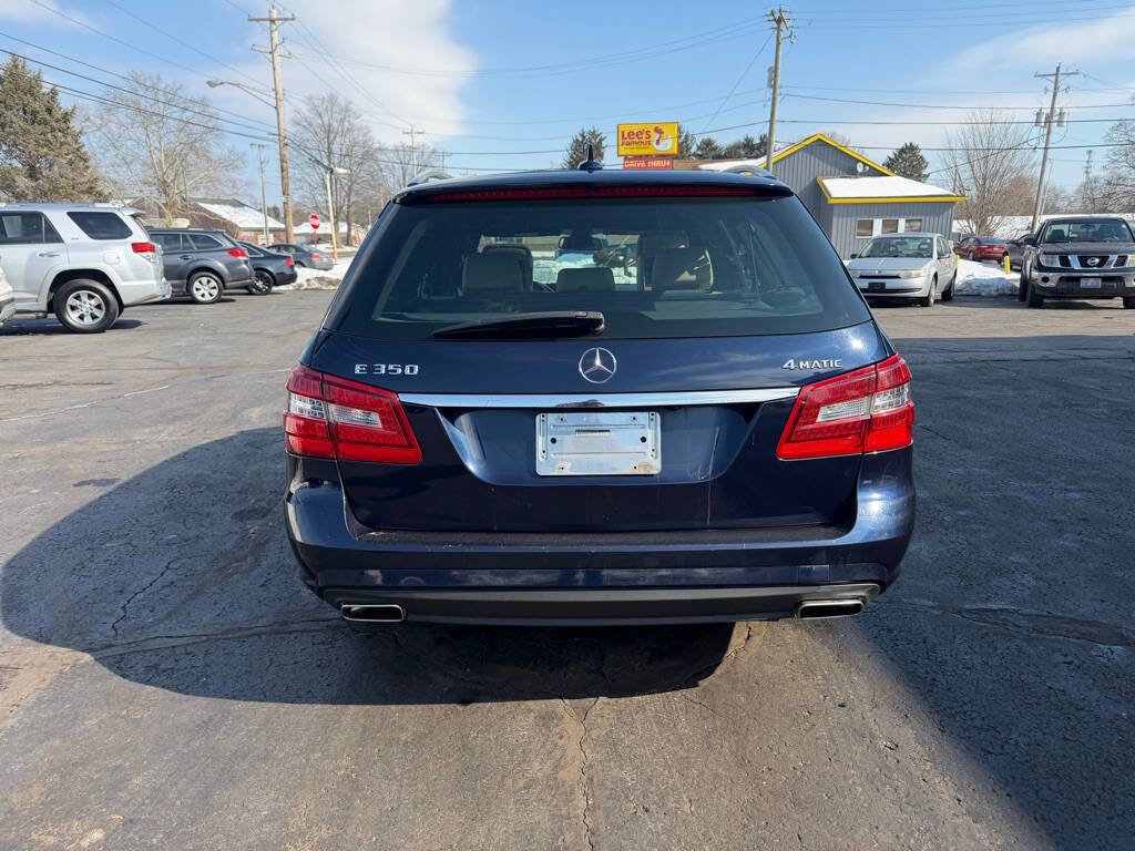 Used 2013 Mercedes-Benz E 350 4MATIC Wagon image 9