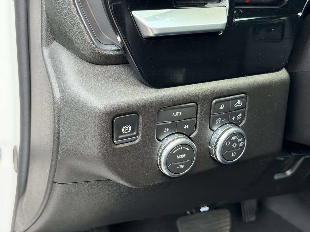Used 2026 GMC Sierra 1500 SLT AWD/4WD image 18