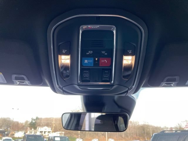 Used 2025 Jeep Grand Cherokee Laredo X AWD/4WD image 23