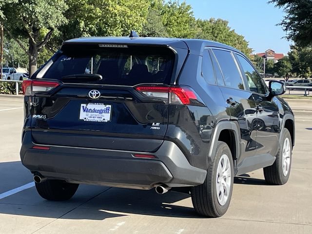 Used 2025 Toyota RAV4 LE AWD/4WD image 4