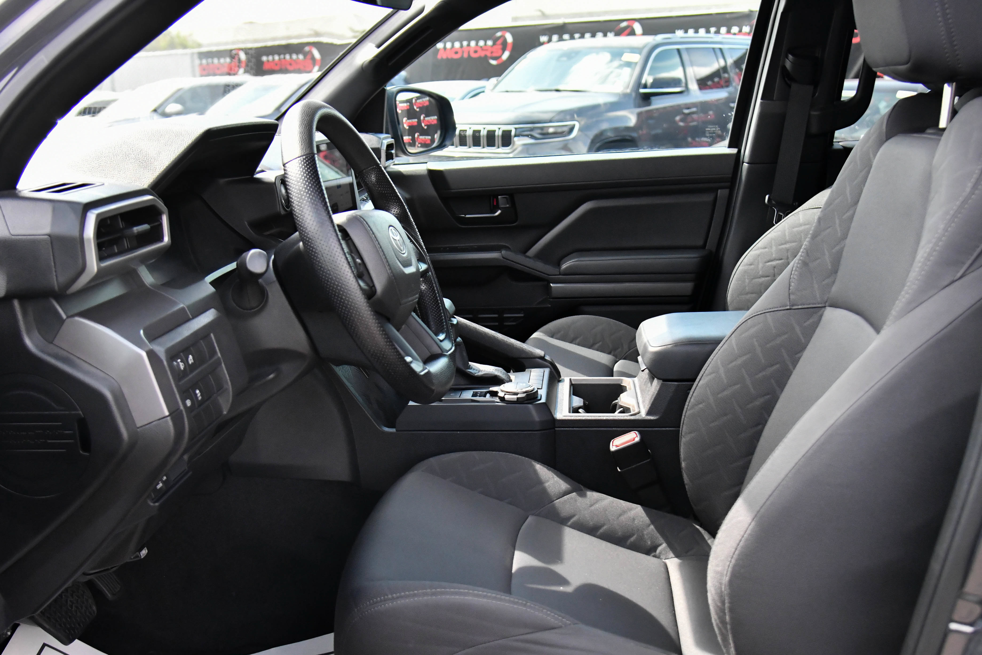 Used 2025 Toyota Tacoma SR5 AWD/4WD image 17
