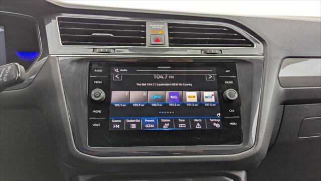 Used 2023 Volkswagen Tiguan SE w/ Panoramic Sunroof Package FWD image 27