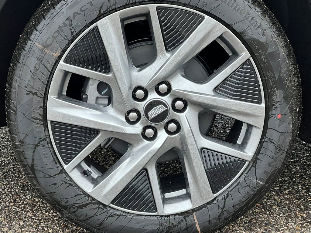 New 2026 Cadillac Optiq Luxury 1 image 6