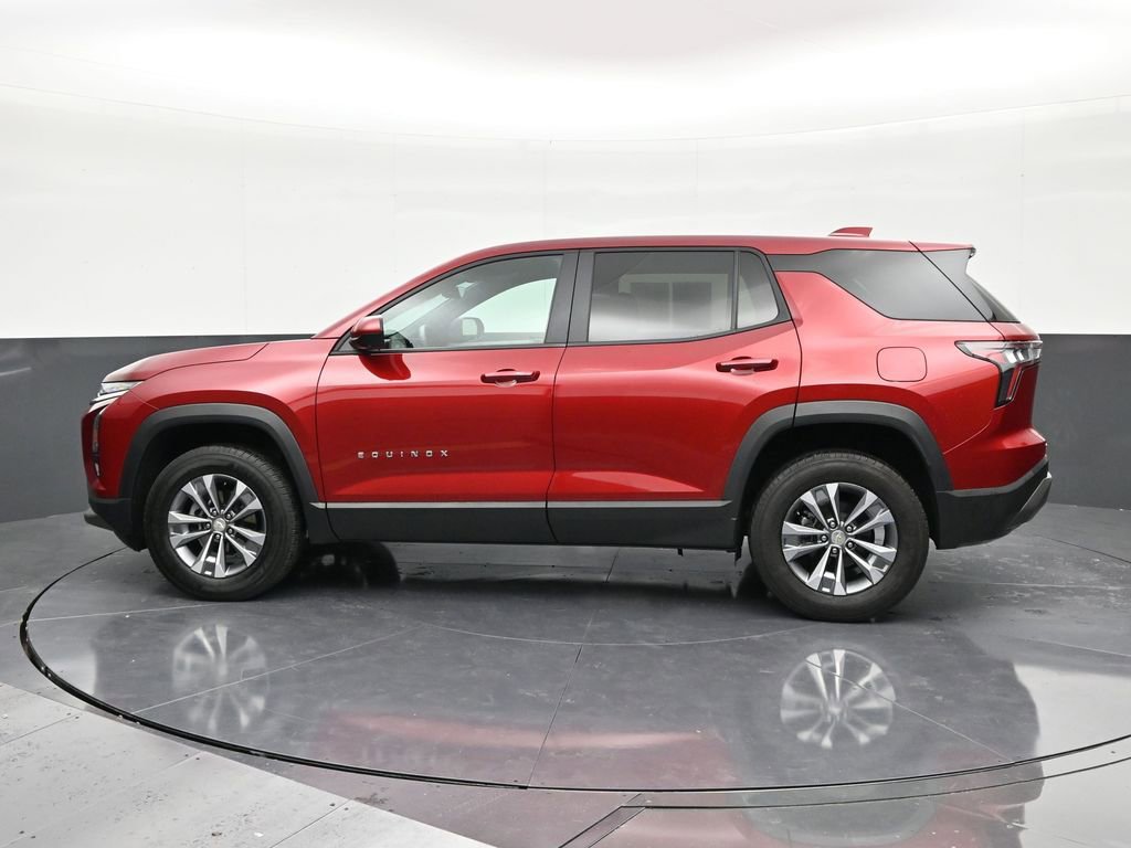 Used 2025 Chevrolet Equinox LT w/ Safety and Technology Package image 2