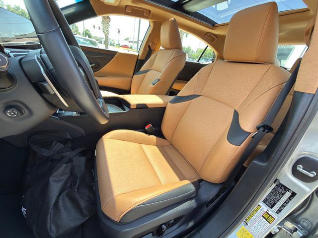 Certified 2025 Lexus ES 350 w/ Premium Package FWD image 11